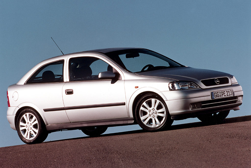 Hubo un Opel Astra que se comercializ entre 1998 y el 2000 con la 
