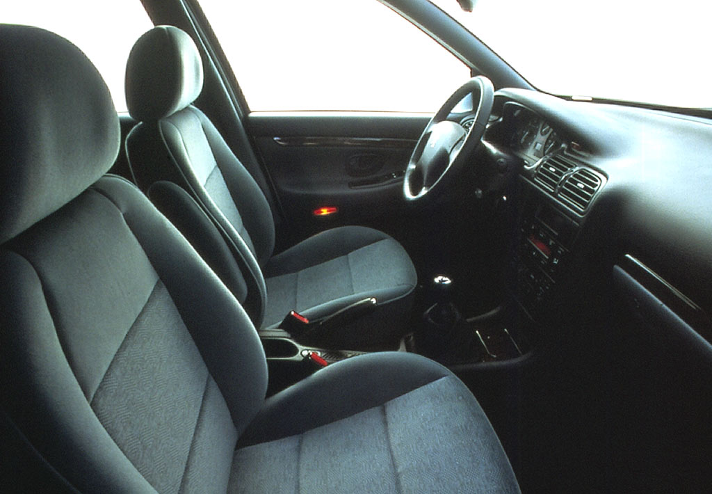 Peugeot 406 Interior. Peugeot 406 2.2 HDi.