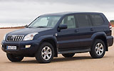 Toyota Land Cruiser. Modelo 2009. R-Edition. Imagen. Exterior. Frontal lateral. Coche parado. Carretera. Azul.