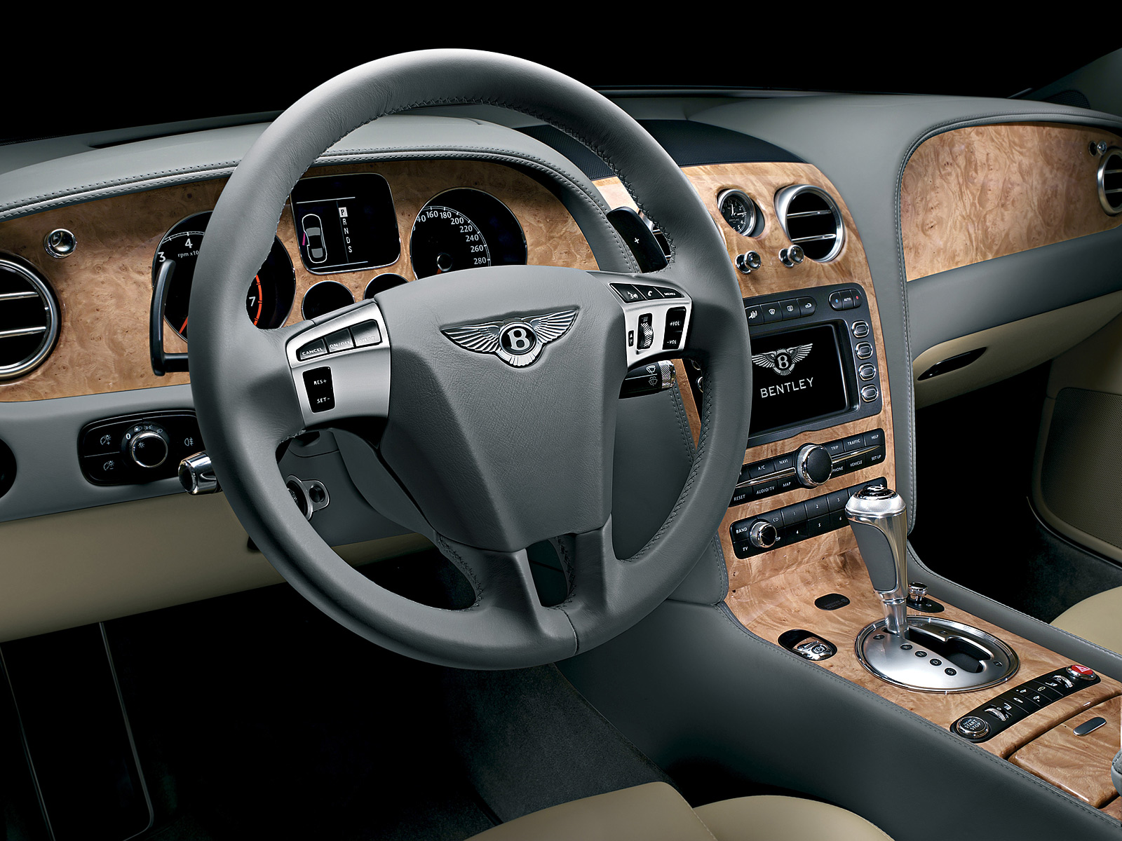 Bentley Continental GT Speed. Modelo 2008. Imagen grande. Interior. Volante. Salpicadero. Palanca de cambios autom�tica. Mandos en el volante.