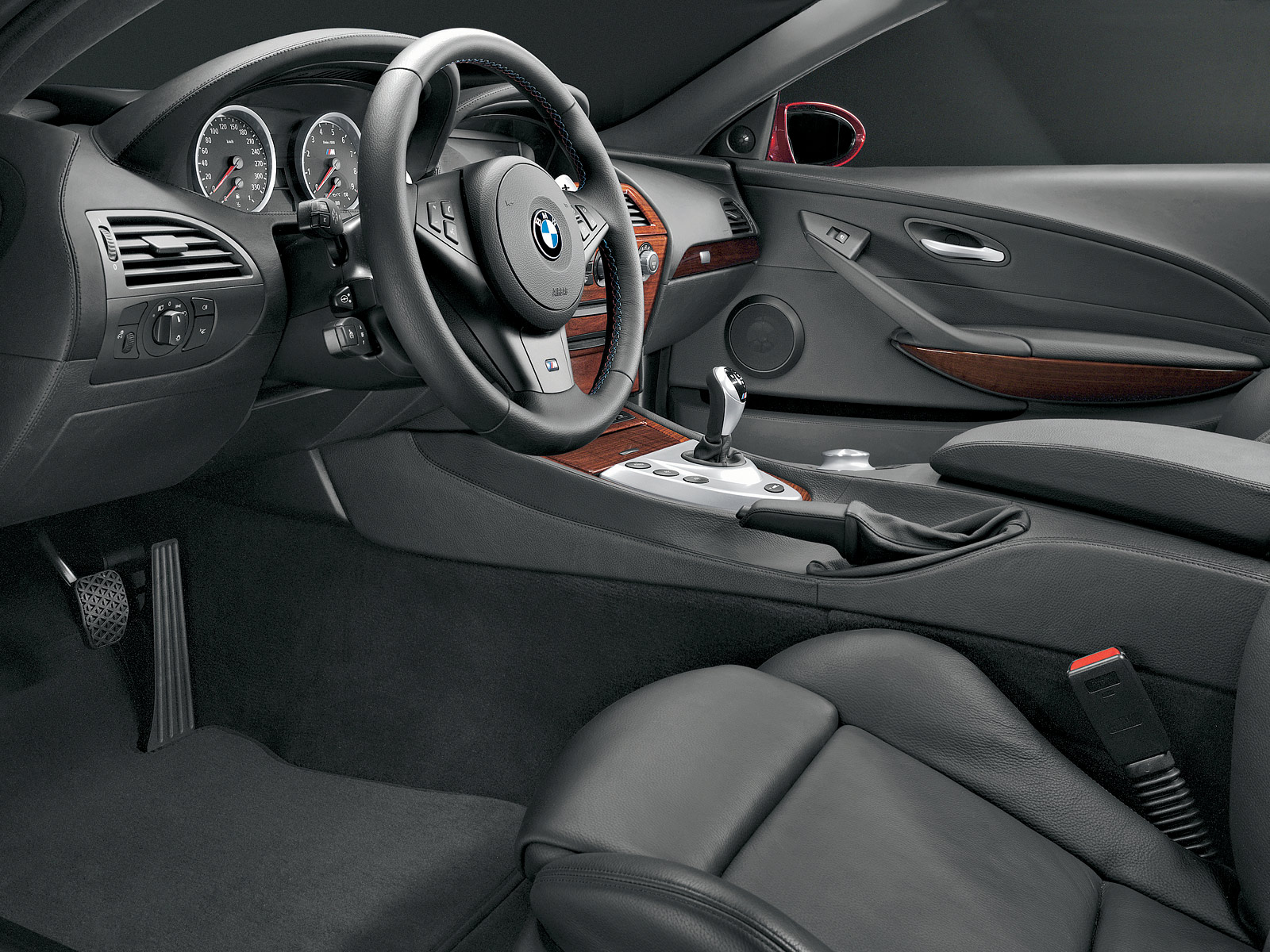 BMW M6 Coup� Aut. Modelo 2008. Imagen grande. Interior. Asientos deportivos de cuero. Regulaci�n. Calefacci�n. Reposabrazos delantero. Elevalunas el�ctricos. 