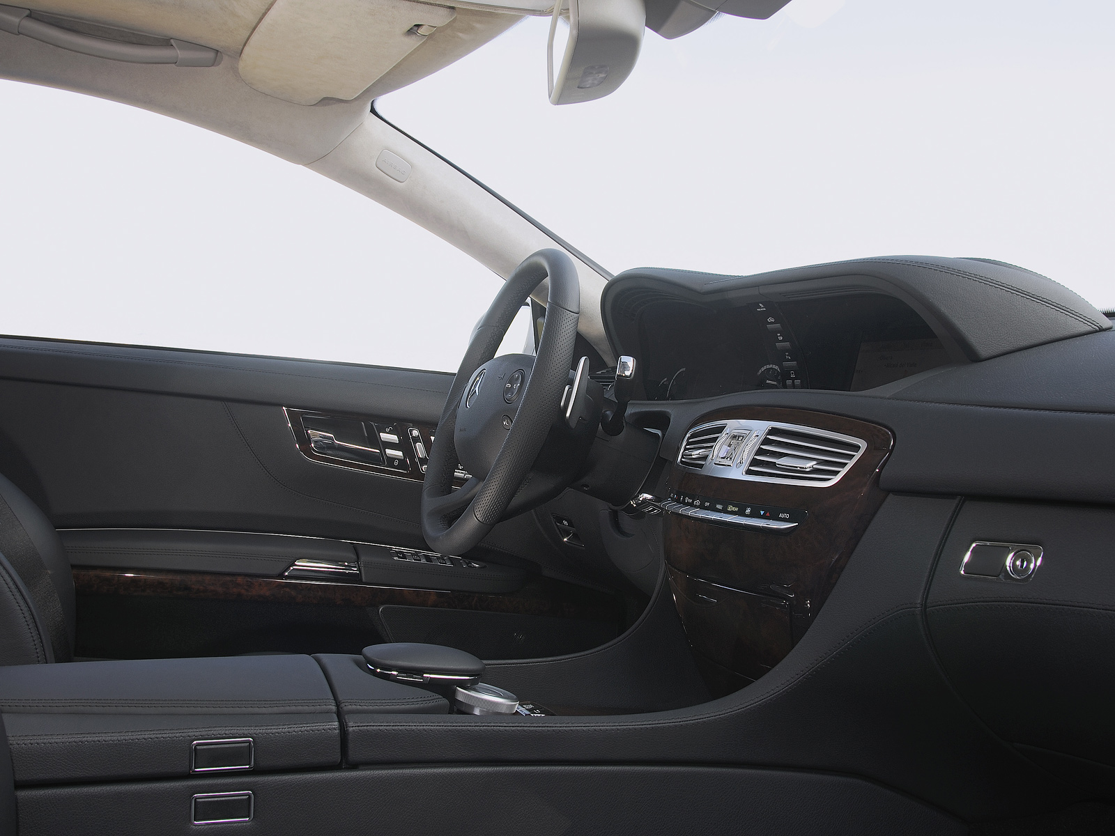 Mercedes-Benz�CL 600. Modelo 2008. Imagen grande. Interior. Salpicadero. Volante. 