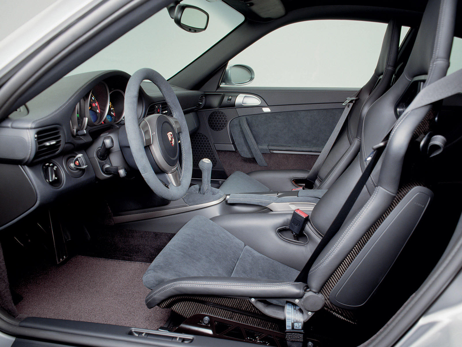 Porsche�911 GT2. Modelo 2008. Imagen grande. Interior. Volante. Asientos deportivos adaptables.