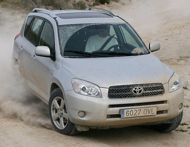 Toyota RAV4 (2008) | Conducción en campo 