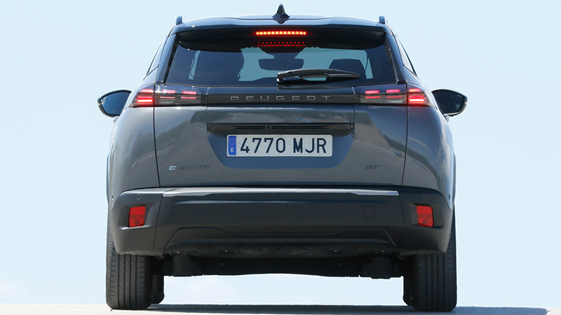 Peugeot 2008 y e-2008 (2023) - Prueba