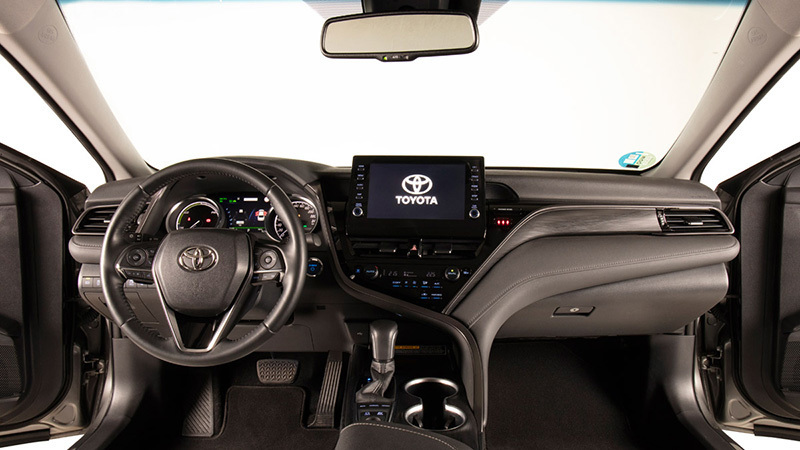 Toyota Camry (2021)