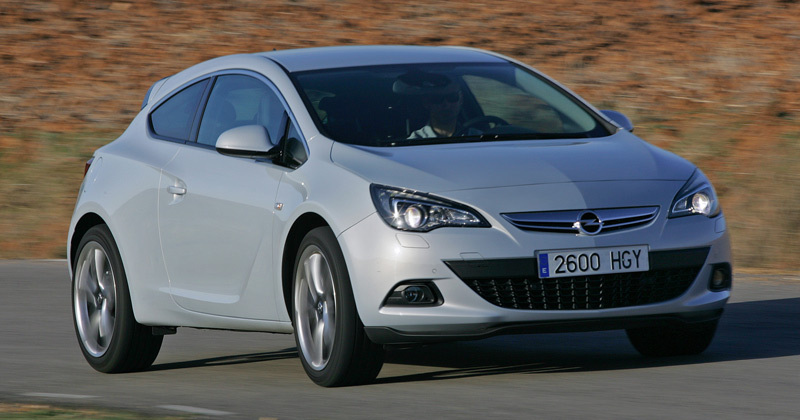 Opel Astra GTC (2012)