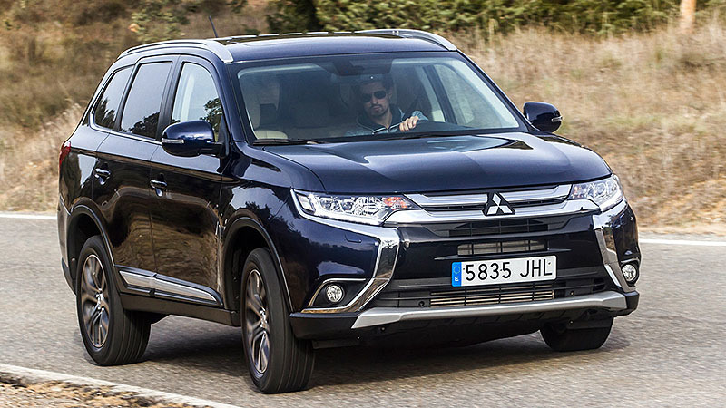 Mitsubishi Outlander 7 мест купить новый в Москве: комплектации и цены 2025