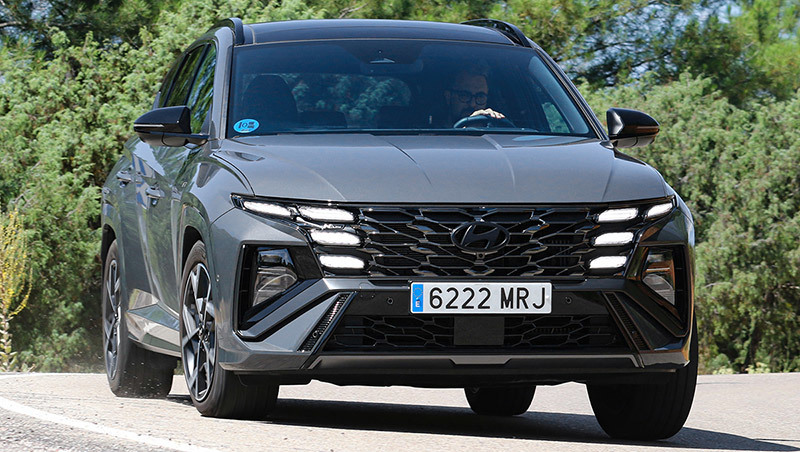Hyundai Tucson (2024) - Un SUV mediano con mucho equipamiento y un habitáculo amplio