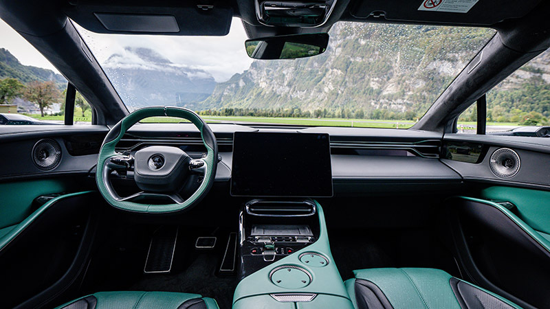 Foto de - lotus eletre-x 2027