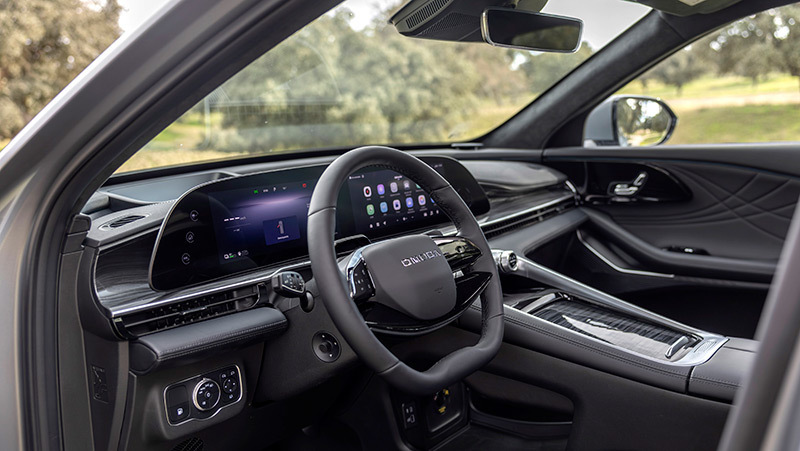 Omoda 9 (2025) - Un SUV grande con un sistema híbrido enchufable de casi 600 caballos