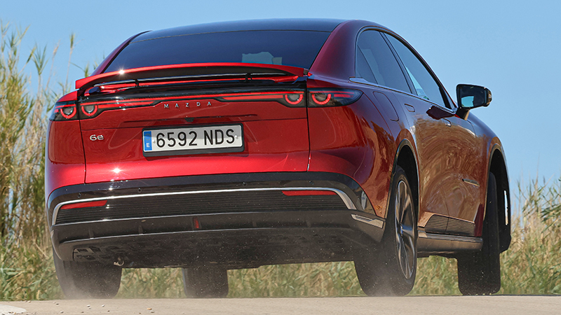 Foto de - mazda 6e 2025