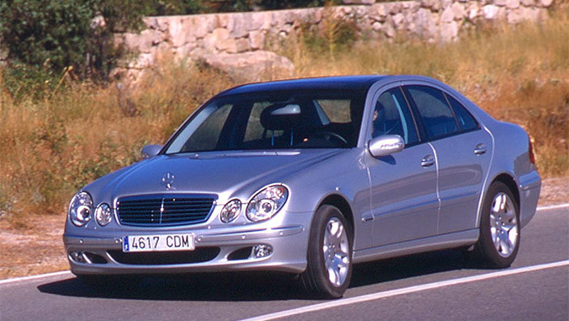 Geometría esquina Talla Mercedes-Benz E 320 CDI (2002) | Mucha fuerza, poco consumo y un cambio  agradable - km77.com