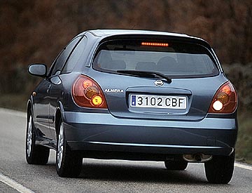 Nissan Almera 3p 1.5 (2003)