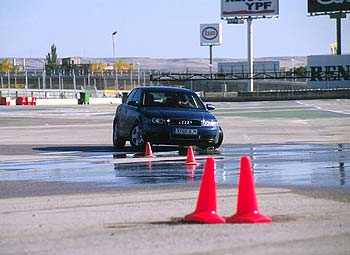 Prueba de comparativas de tracciónes con un coche de tracción trasera