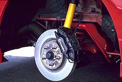 Discos y pinzas de freno delanteros