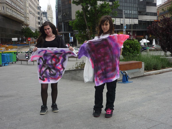 Camisetas Pintadas 7. Plaza Santo Domingo. Madrid. Camisetas Pintadas 7. Plaza Santo Domingo. Madrid.