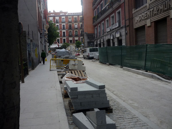 Calle de la Concepción Jerónima. Material de obra.