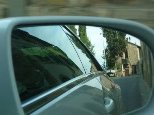 Otro retrovisor, otro coche, otra adivinanza