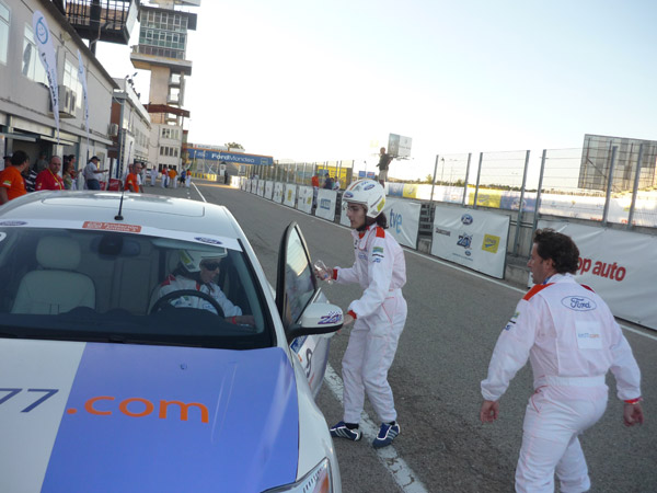 Cambio Noelia Jose. 24 horas Ford. km77.com. Cambio Noelia Jose. 24 horas Ford. km77.com.