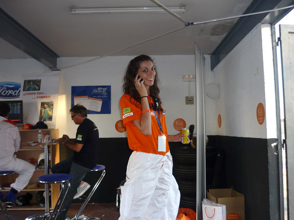 Noelia. 24 horas Ford. km77.com Noelia. 24 horas Ford. km77.com