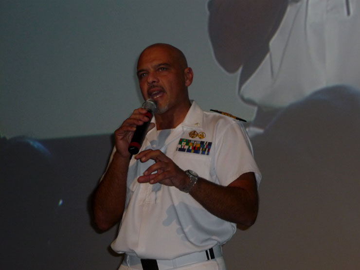 Gianluigi Reversi. Comandante del portaaviones Cavour. Gianluigi Reversi. Comandante del portaaviones Cavour.