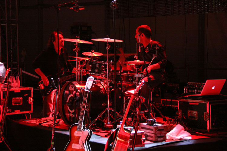 santi_juanjo_rojo santi_juanjo_rojo