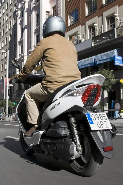 KYMCO G5 125i. Vista posterior.