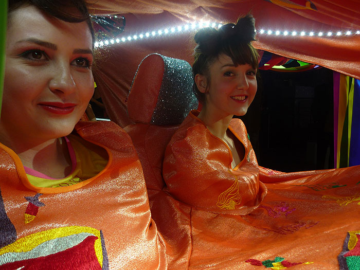 Interior Chevrolet Spark Smeilinener. Vestido de los asientos delanteros. Interior Chevrolet Spark Smeilinener. Asientos delanteros.