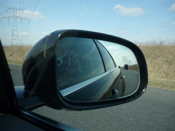 Retrovisor. Adivinanza.