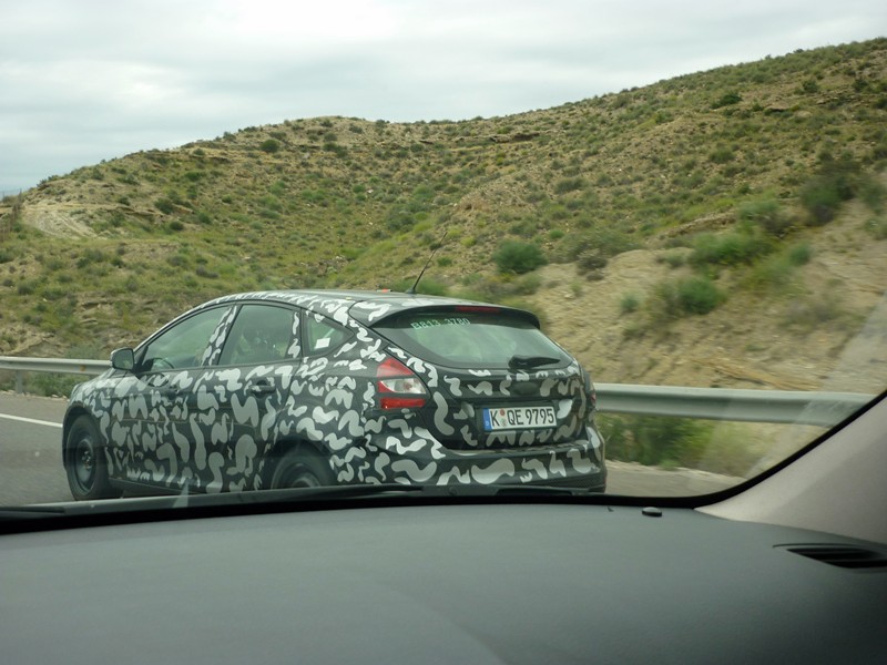 Espía doble. Adivinanza contra el espejo.