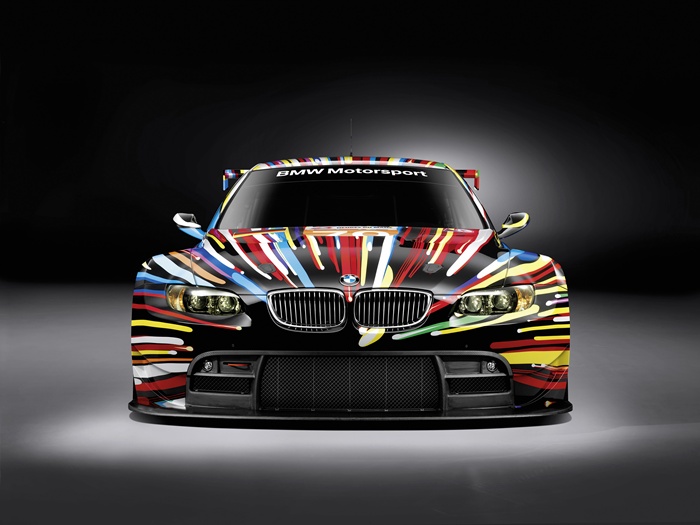 BMW M3 GT2. Participa en Las 24 Horas de Le Mans. Decorado por Jeff Koons