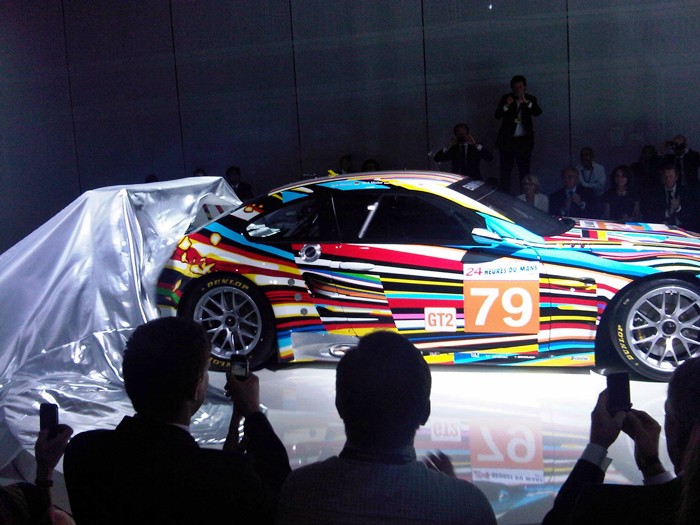 Estela plateada en el descubrimiento. BMW M3 GT2. Jeff Koons.