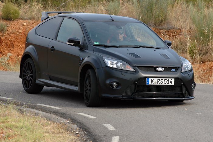 Ford Focus RS500. Paso por curva.