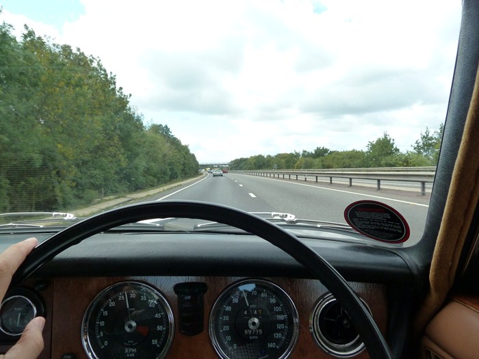 Jaguar XJ6 de Sir William Lyons. 1968. En autopista. 75 aniversario Jaguar