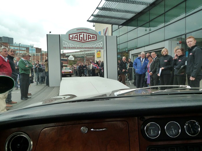 Jaguar XJ6 S1. 1968. Sir William Lyons. Guantera