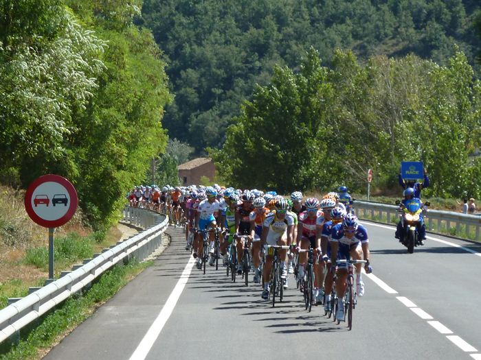 Vuelta ciclista a España. Pelotón. Primera hora.