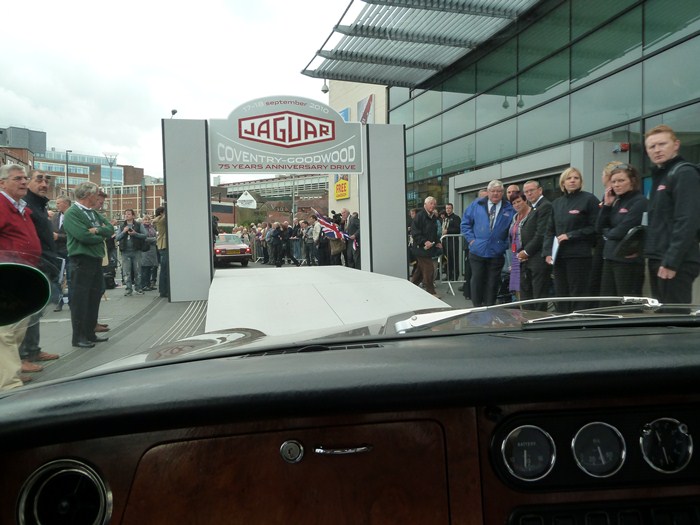 75 aniversario de Jaguar. Salida.