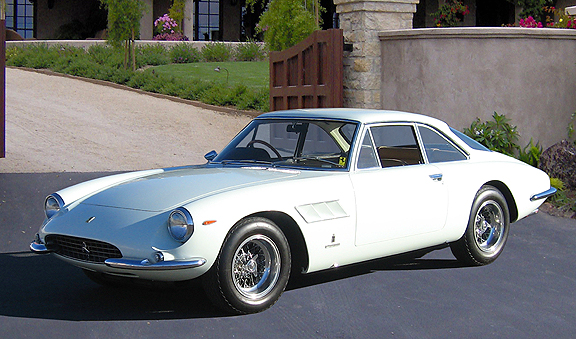 Ferrari 500 Superfast: el más "bestia" de los años 60.