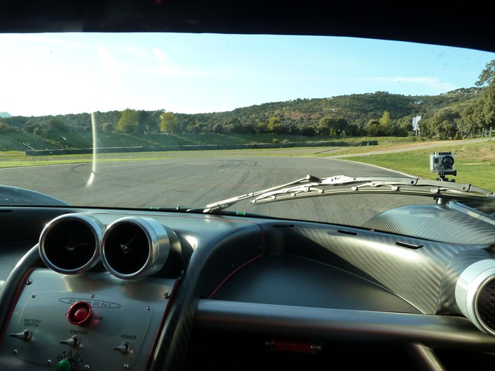 Pagani Zonda R. Circuito Ascari. Primera frenada.