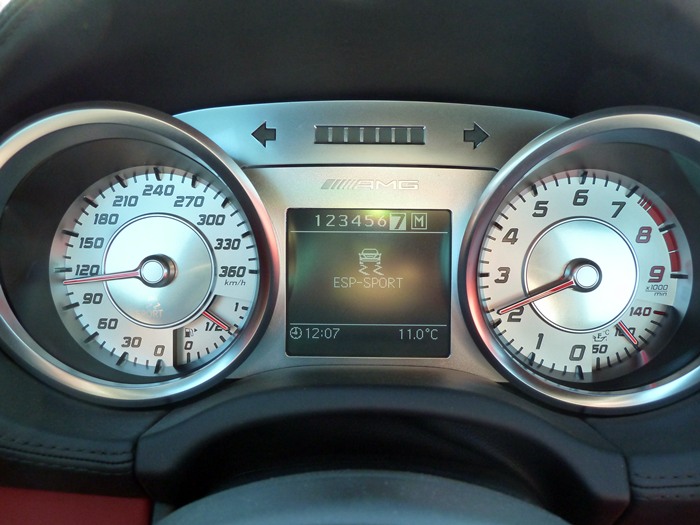 Mercedes-Benz SLS AMG Instrumentacion