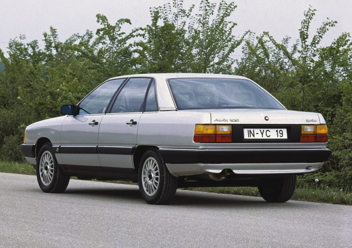 Audi 100