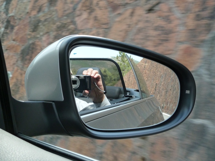 Adivinanza con aleta de tiburón y muchas pistas