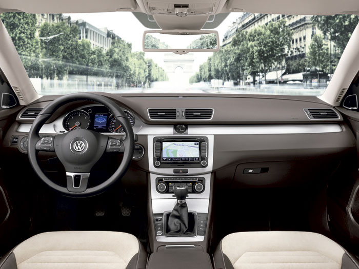 Volkswagen Passat 2.0-Tdi 140 CV BMT. Interior