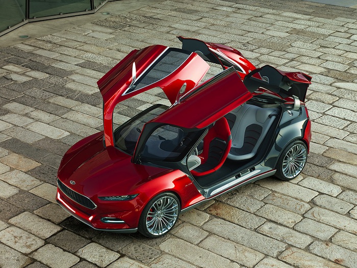 Ford Evos Concept. Cuatro puertas en alas de gaviota. 
