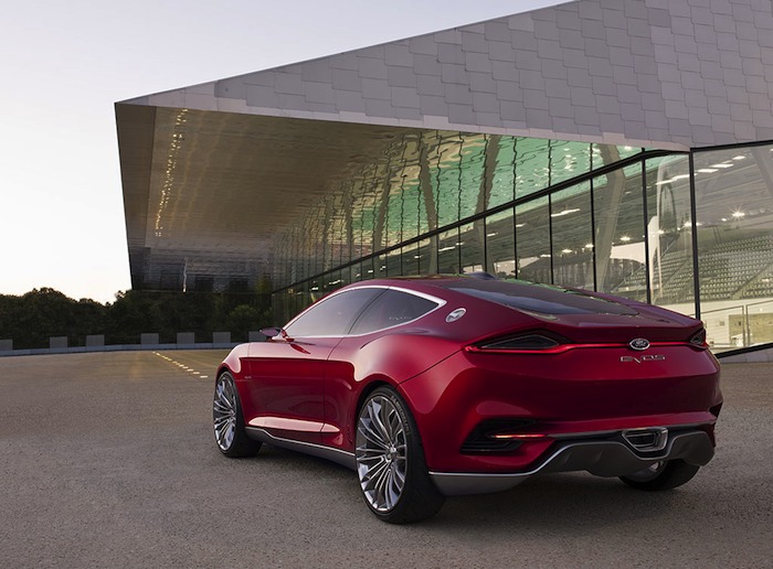 Ford EVOS Concept. Vista tres cuartos posterior