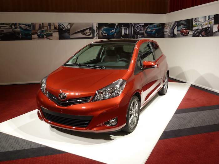 Toyota Yaris 3 puertas. Primeras fotos en km77.com