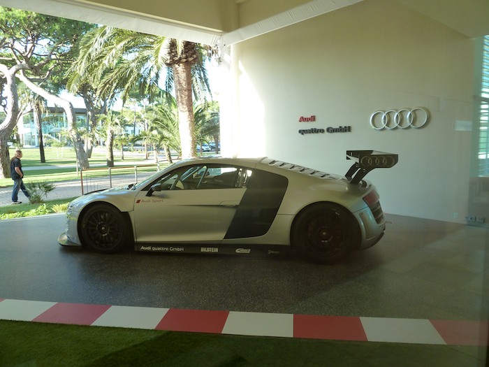 Audi R8 LMS. Vista lateral. Audi R8 LMS. Vista lateral.