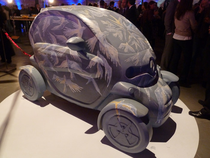Renault Twizy. Exposición. Matadero de Madrid. Haritz Guisasola. Gris entre pájaros