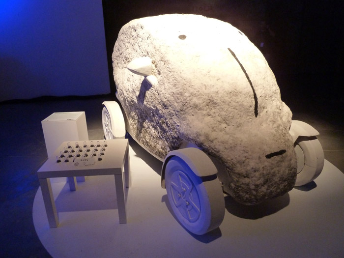 Renault Twizy. Exposición. Matadero de Madrid. Monoperro. Ego: Un coche animista urbano